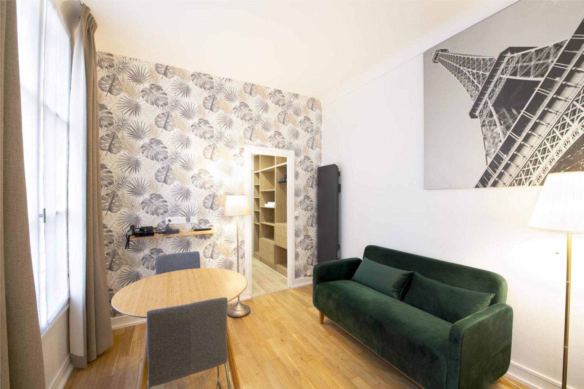 Apartments For Work In City Center Parijs Buitenkant foto